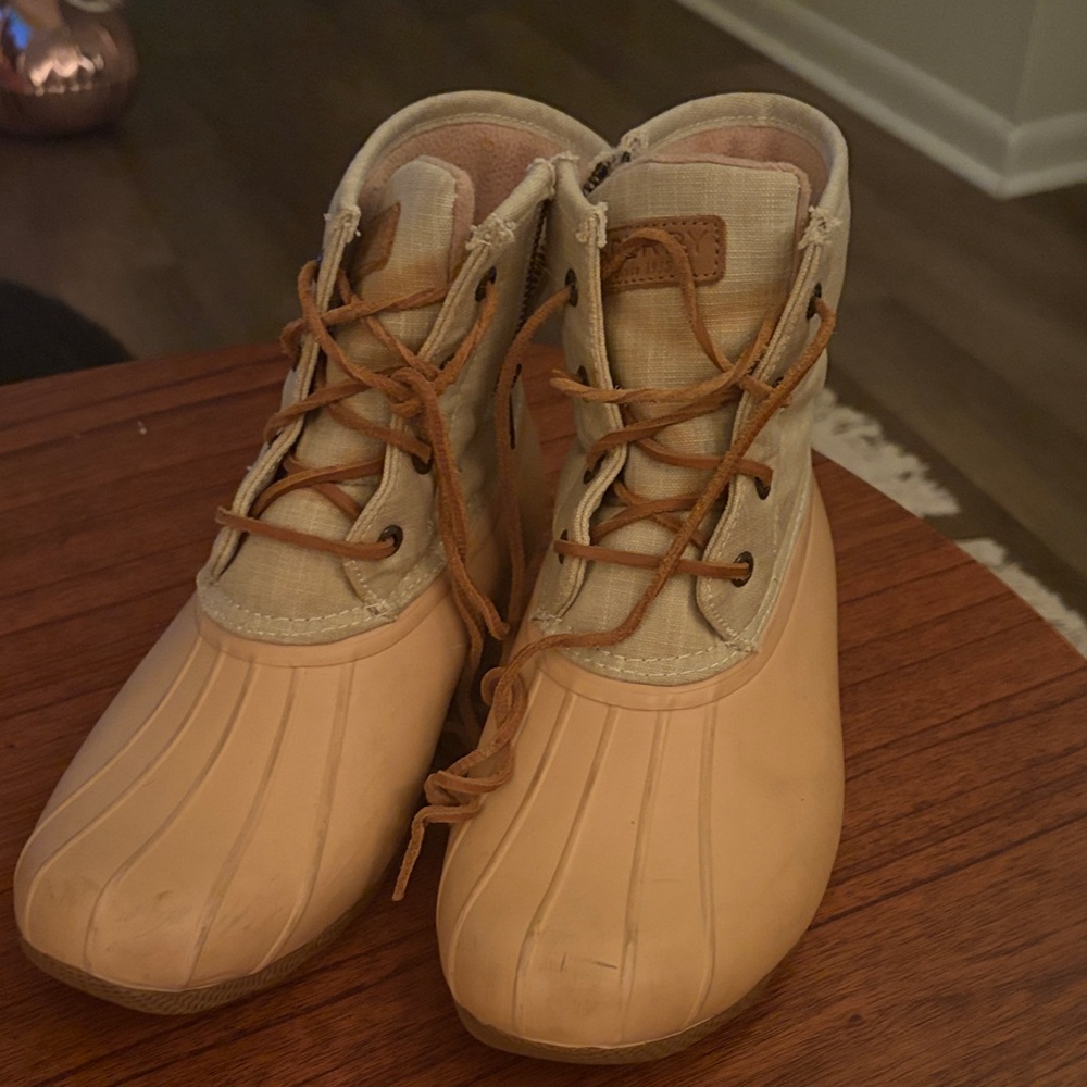 Sperry Beige Lace-Up Boots
